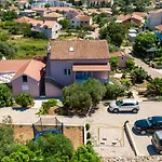 Apartman Adriana *