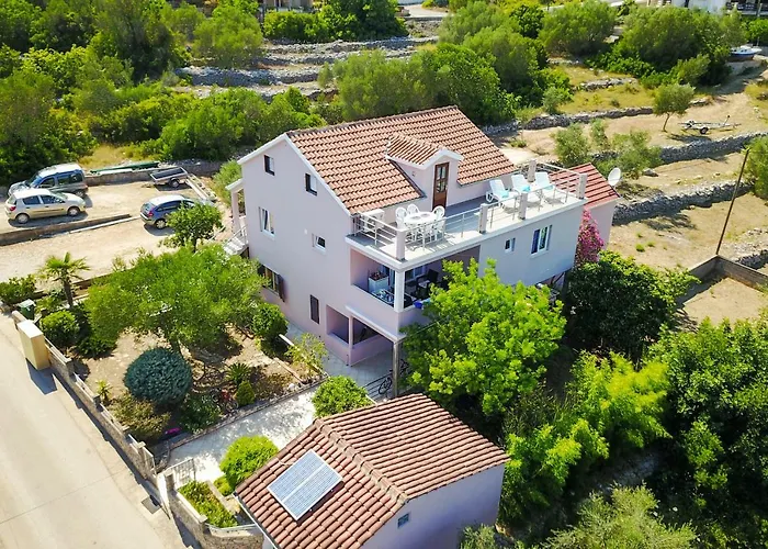 Adriana 尼亚卢卡