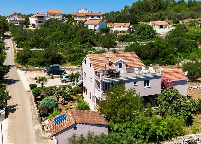 Adriana 尼亚卢卡